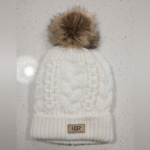 Ugg hat in white with faux pom